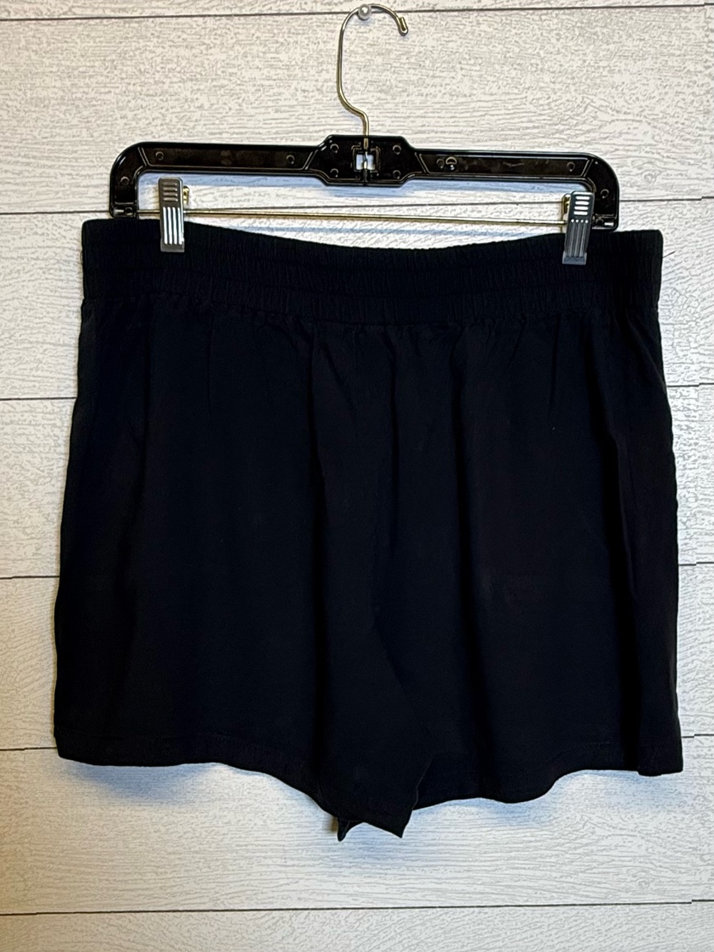 Wildfox Women’s Black Pull-On Shorts Size Large - Picture 2 of 8